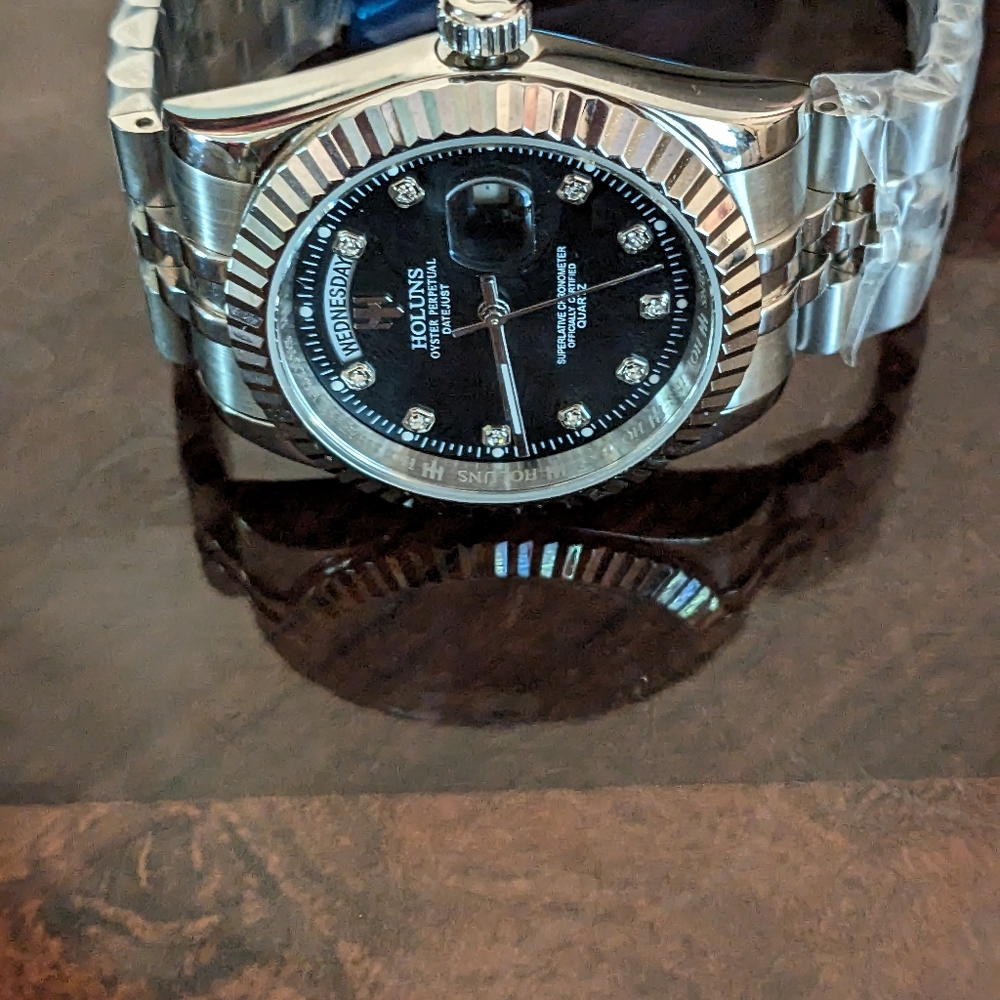 Holuns Mens watch